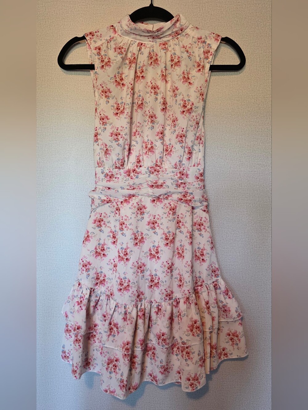 Sleeveless Pink Floral Midi Dress with Tie Waist
